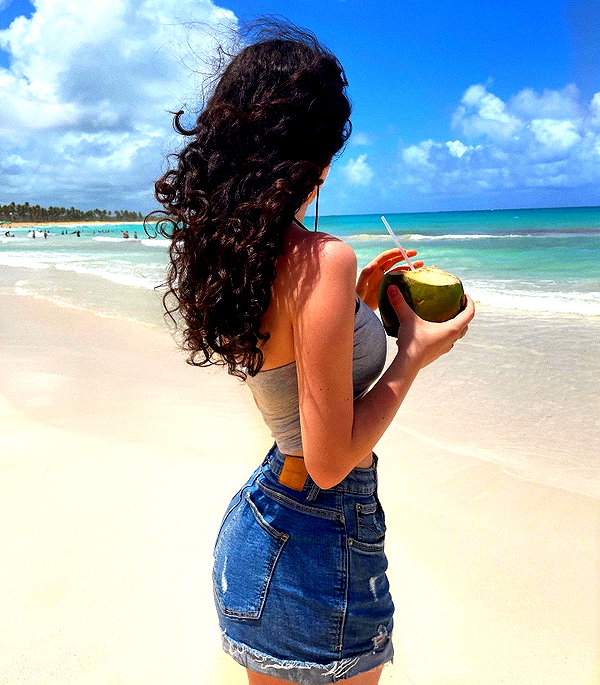 vanessa.rhd instagram image archive image