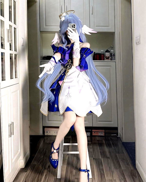 gallery_cosplayer instagram image archive image