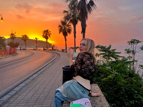 leni.bahr instagram image archive image