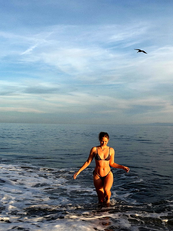 carolinezalog instagram image archive image