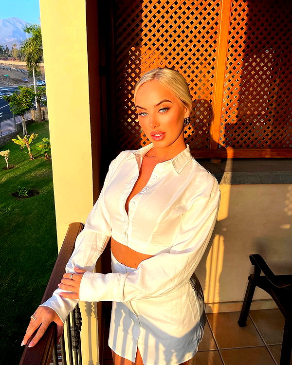 rhiannonbluee instagram image archive image