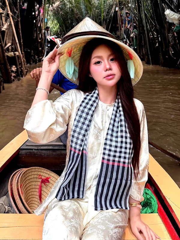 lyhythuedoxinh instagram image archive image