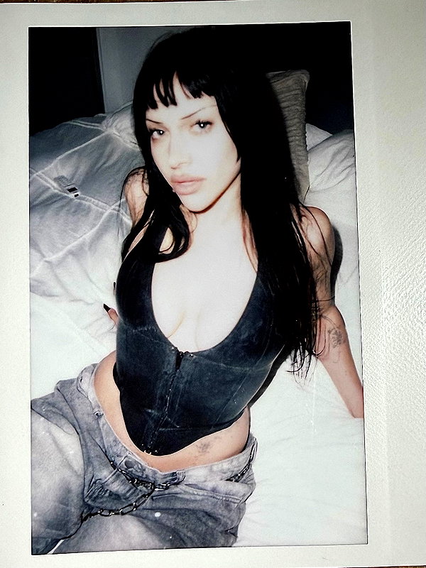ar.bel instagram image archive image