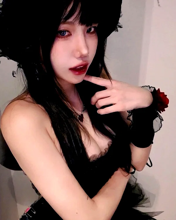 bora__look instagram image archive image