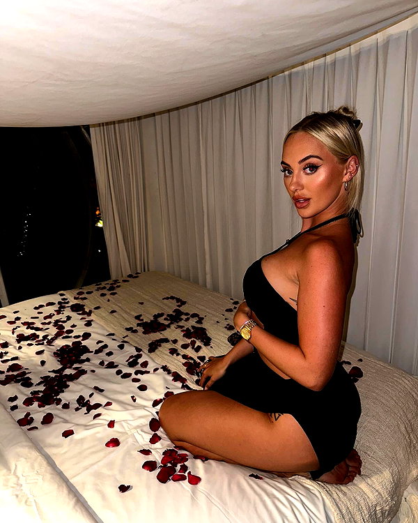 rhiannonbluee instagram image archive image