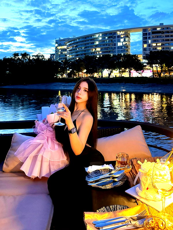 lyhythuedoxinh instagram image archive image