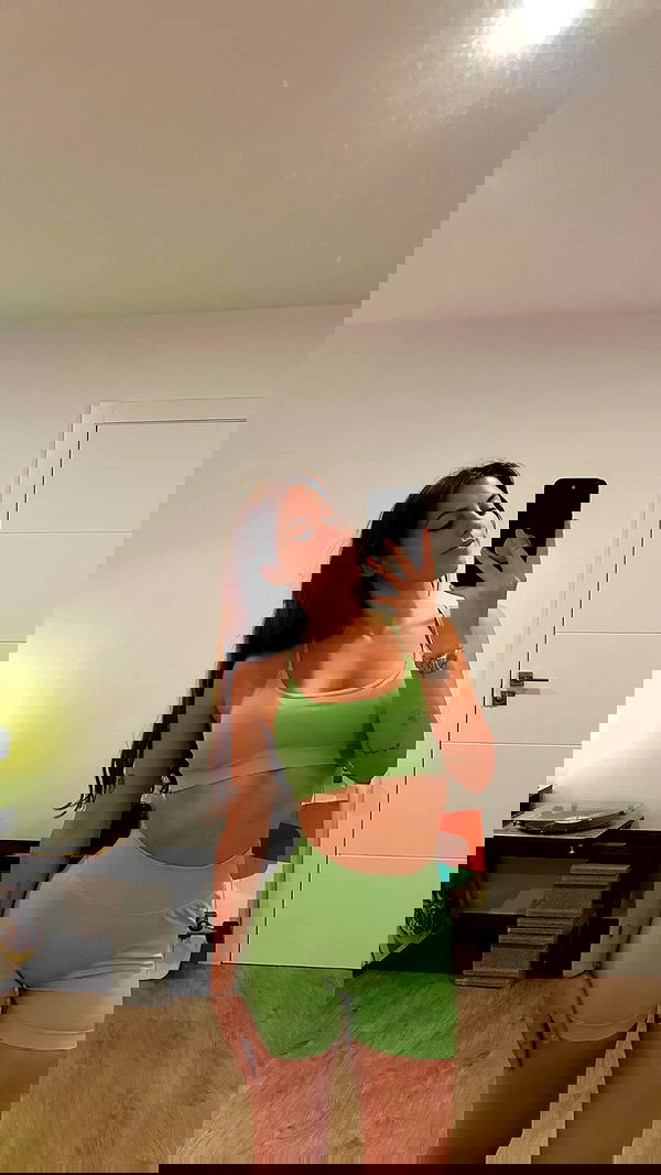 rebeccaschez rebeccaschez archive image