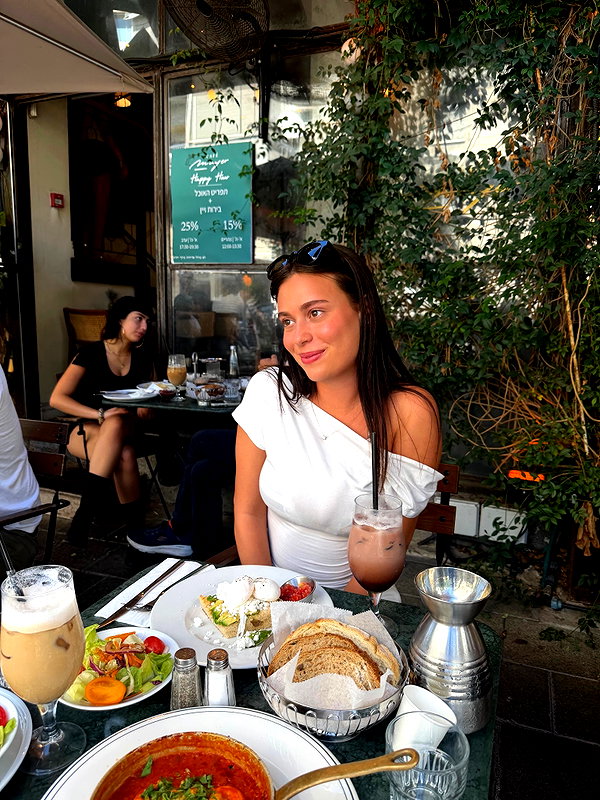 shira__rivitz instagram image archive image