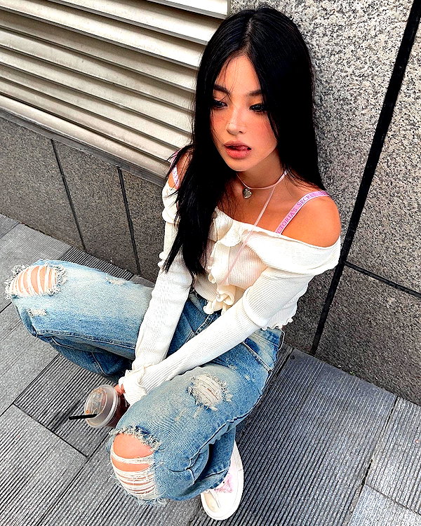 ll.lu1s instagram image archive image