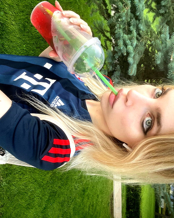 anya4everr instagram image archive image