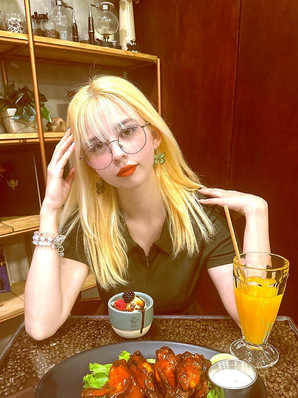 luly1980s instagram image archive image