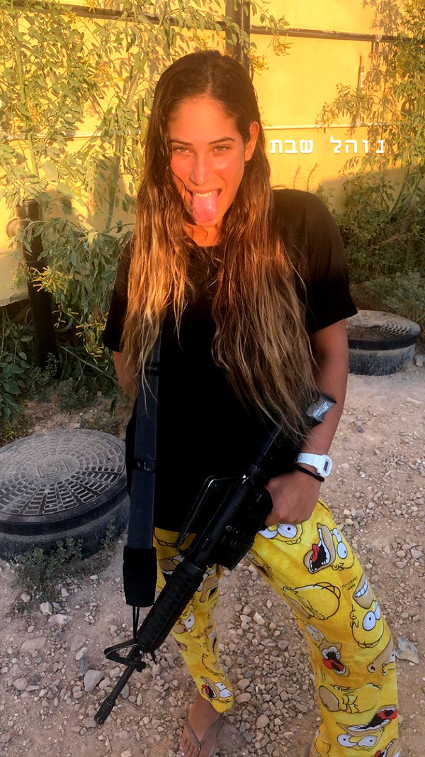 romi_henenson instagram image archive image