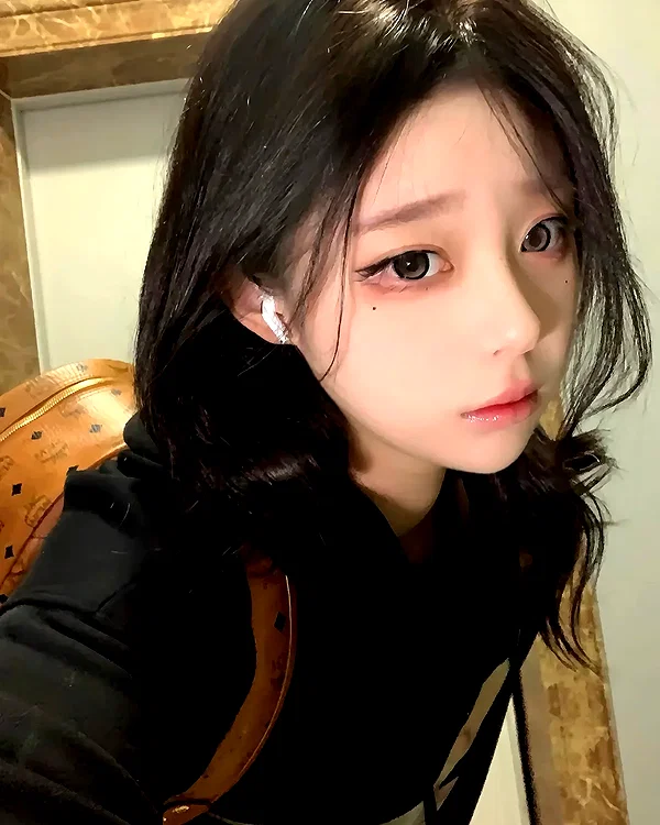 yingyinng_ instagram image archive image