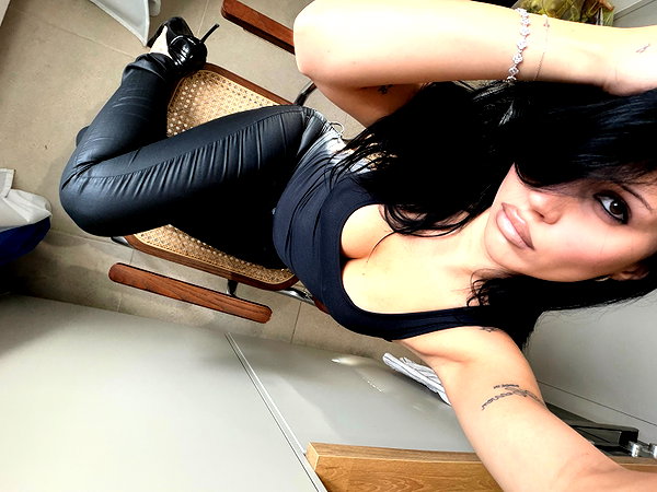 karolinaawasik instagram image archive image