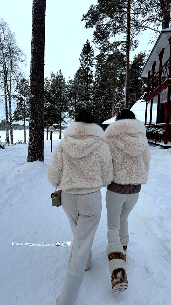 zoeliss instagram image archive image