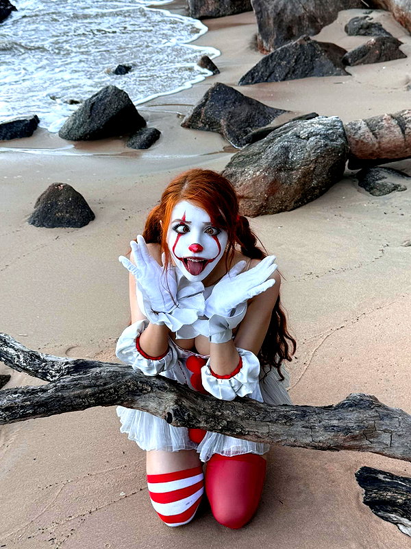 elowen.fawn instagram image archive image