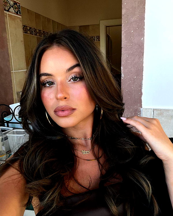 zoeliss instagram image archive image