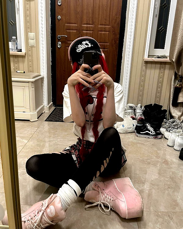 vik4au instagram image archive image