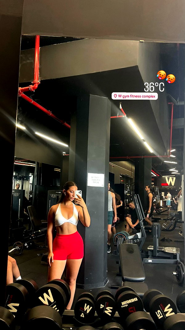 viki_dominev instagram image archive image
