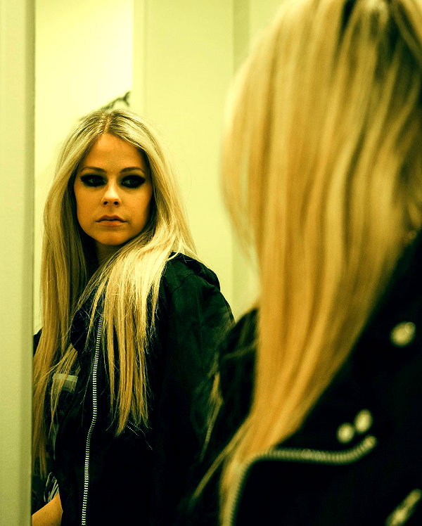 avrillavigne instagram image archive image