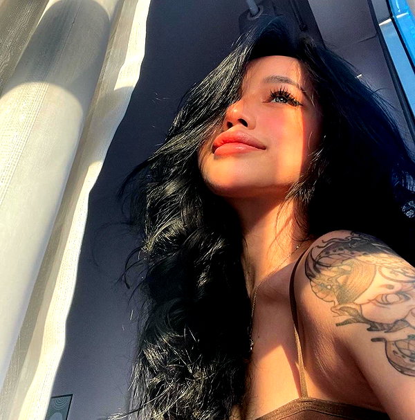 baddiesessence instagram image archive image