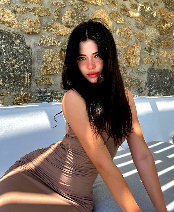 vanessa.rhd instagram image archive image
