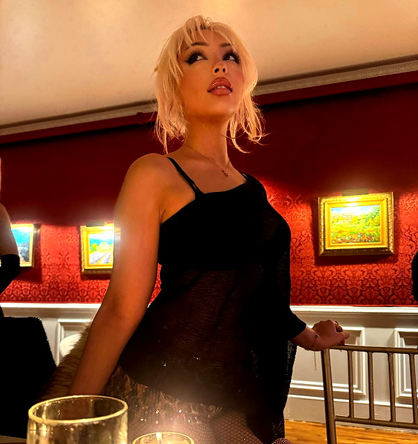 v.qx instagram image archive image