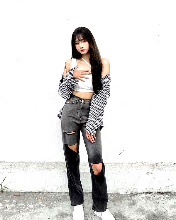 lai_931201 instagram image archive image