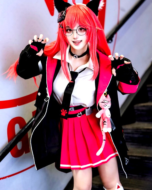 miee_cos instagram image archive image