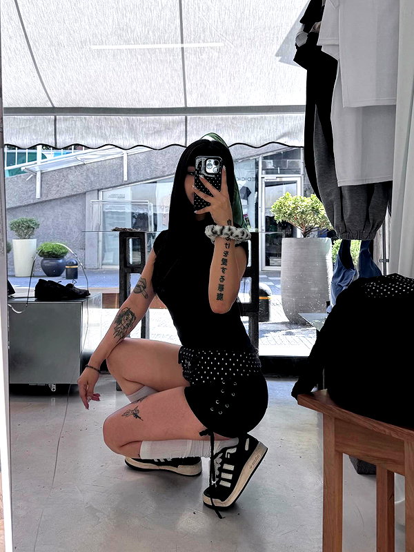 connie.01j instagram image archive image
