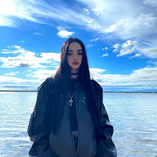 kriskaik instagram image archive image