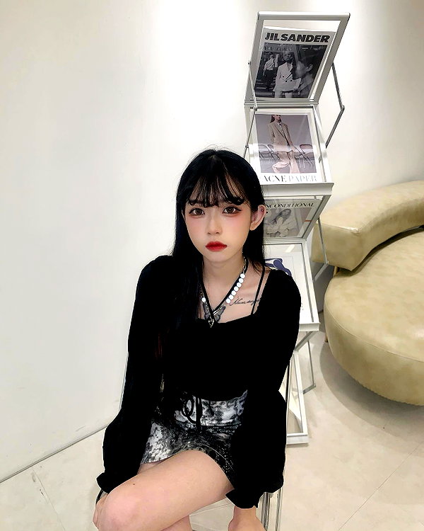 nixqq.425_ instagram image archive image
