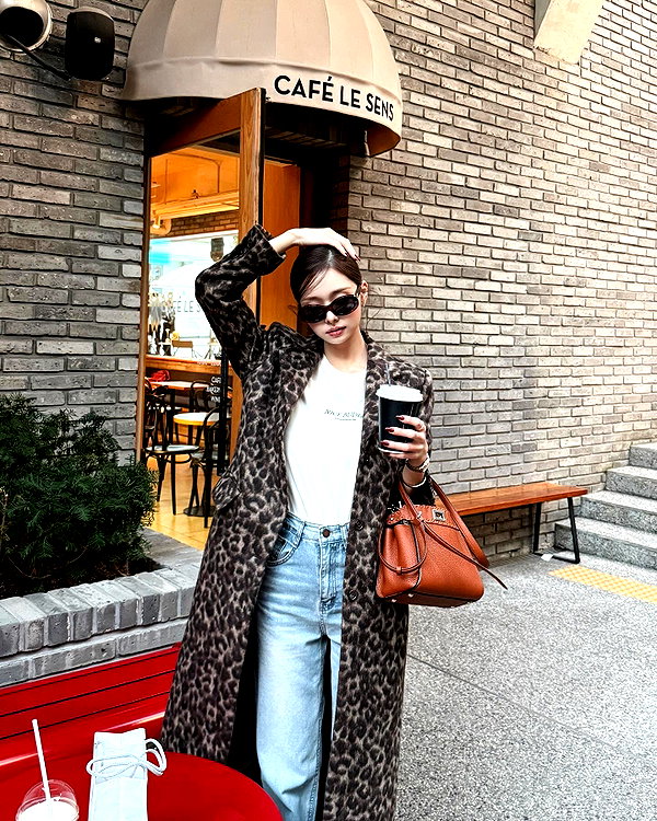 dear.zia instagram image archive image
