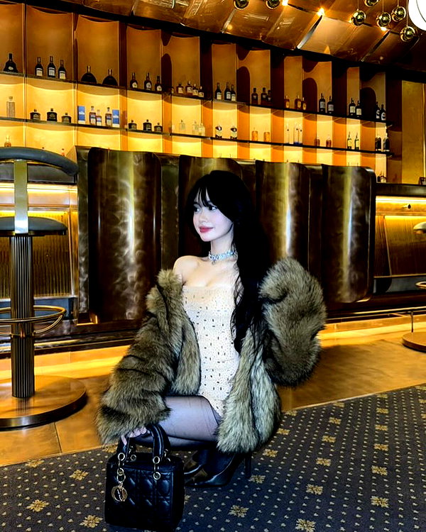 lyhythuedoxinh instagram image archive image