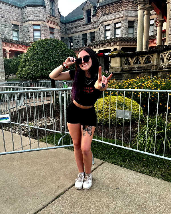 megann_eliizabeth instagram image archive image