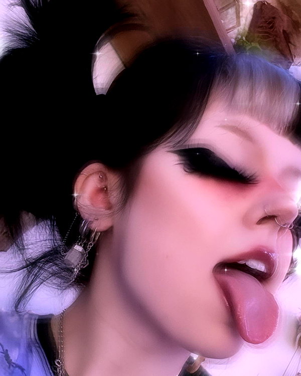 yeahimcaroline instagram image archive image