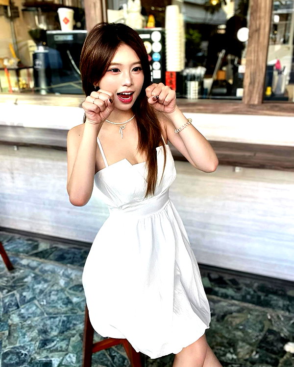 e.shao_417 instagram image archive image
