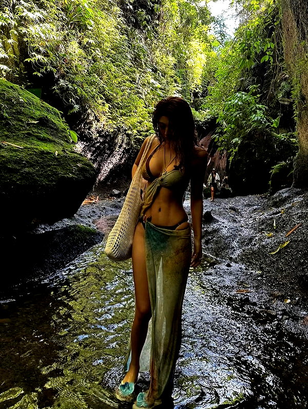lyhythuedoxinh instagram image archive image