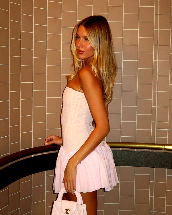 sophiebatzloff instagram image archive image