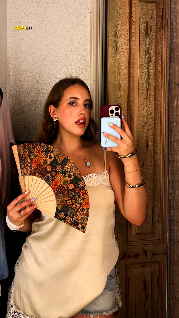 lea.weinberg_ instagram image archive image