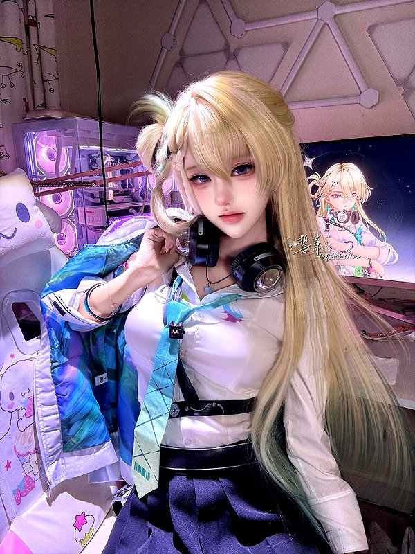 gallery_cosplayer instagram image archive image