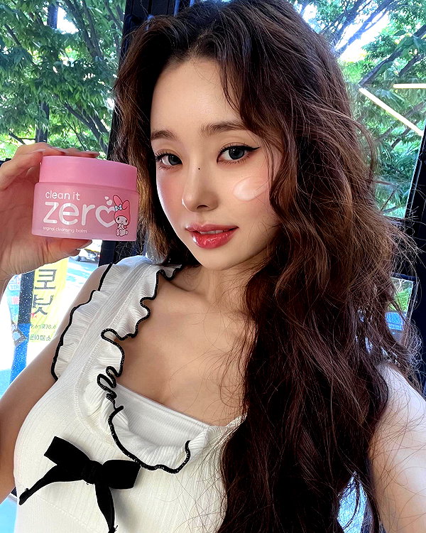 dear.zia instagram image archive image