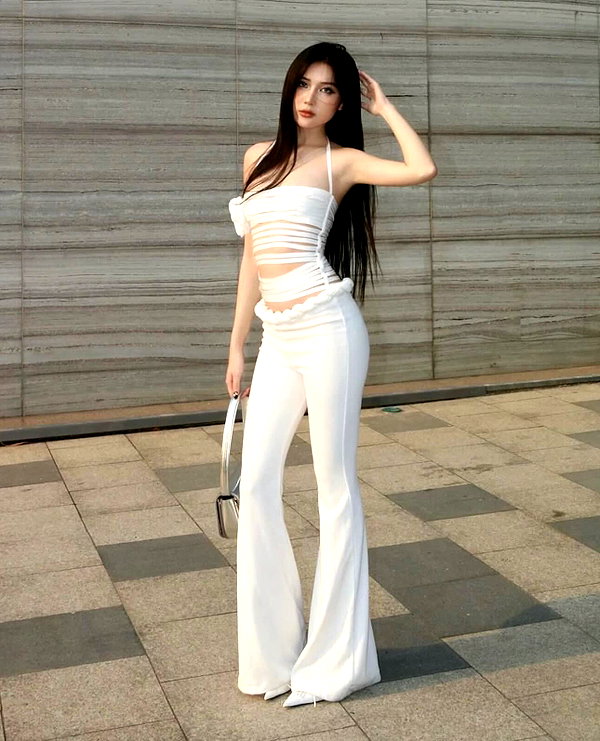 lyhythuedoxinh instagram image archive image