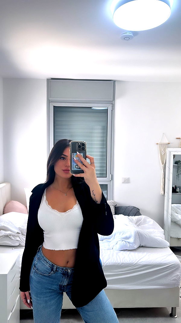 koralsarosi_ archive image