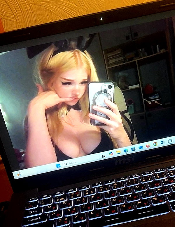 ellerumii instagram image archive image