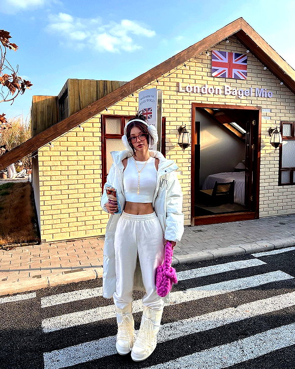 ll.lu1s instagram image archive image