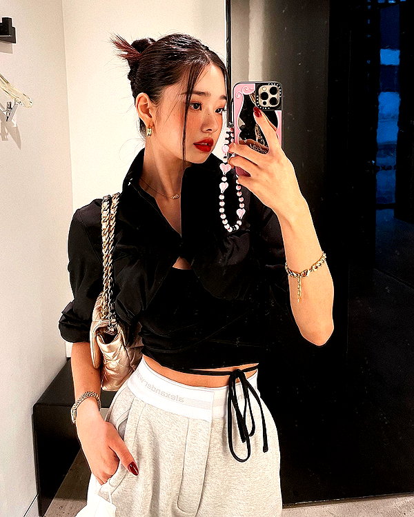 dear.zia instagram image archive image