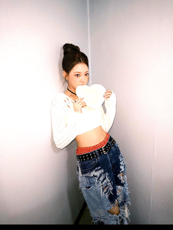 hhh.e_c.v instagram image archive image