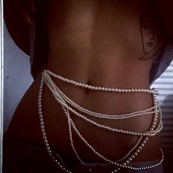 Archived image from @heroineseen on Instagram