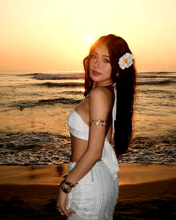 lyhythuedoxinh instagram image archive image